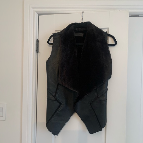 Vest - Picture 1 of 4